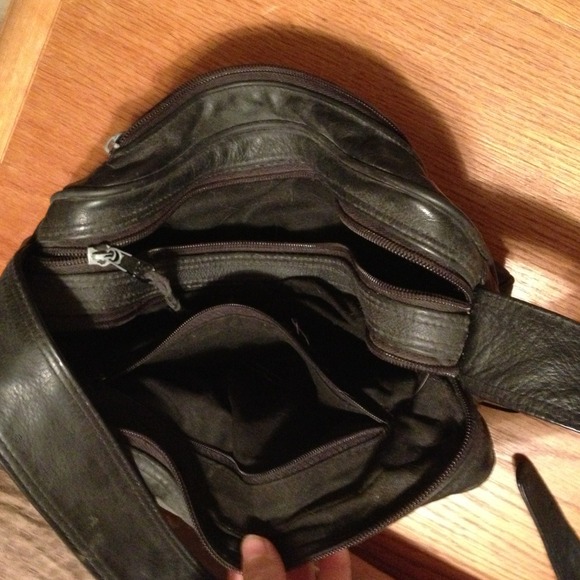 Black purse! - Picture 2 of 2