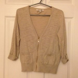 🔴SOLD🔴3/4 sleeve Taupe cardigan with gold zipper