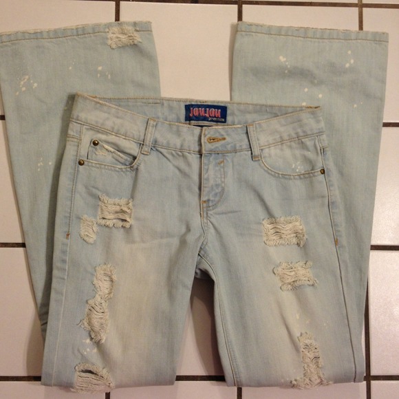 Boot cut, distressed