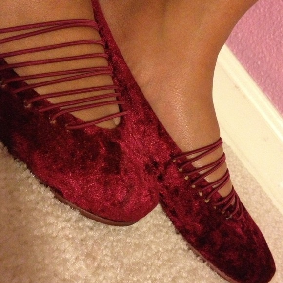 Burgundy velvet ballet flats! - Picture 2 of 2