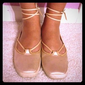 Nude flats