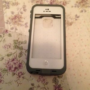 Traded! iPhone 5 lifeproof case
