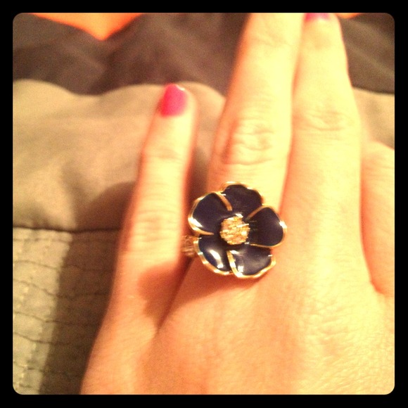 Flower ring blue and gold