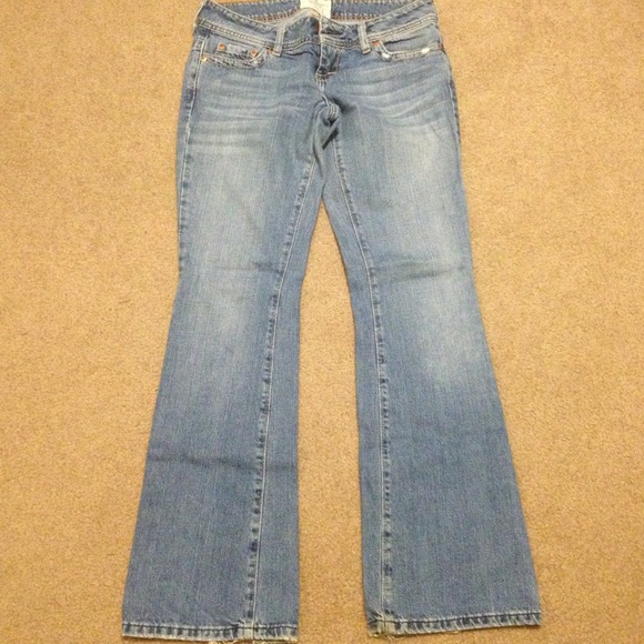 American eagle jeans!