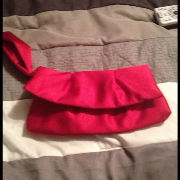 Red clutch