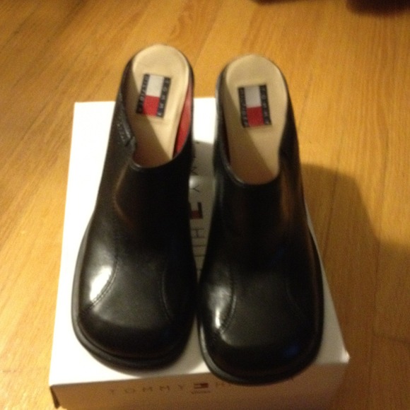 Tommy Hilfiger Black slip on shoes