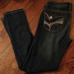 Skinny jeans and faded green vneck bundle