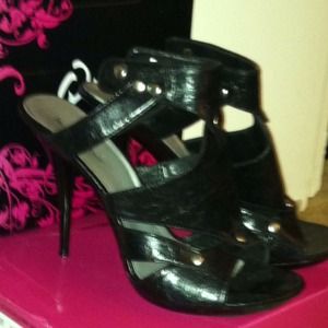24Hr.SALE! Sexy Spike, Black leather heels. 7.5