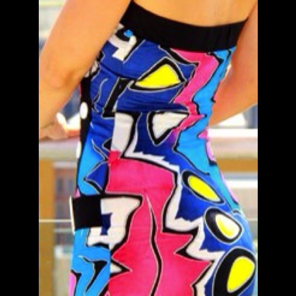 🎉Host Pick 6/23🎉🎈Multi colored strapless dress - Picture 2 of 3