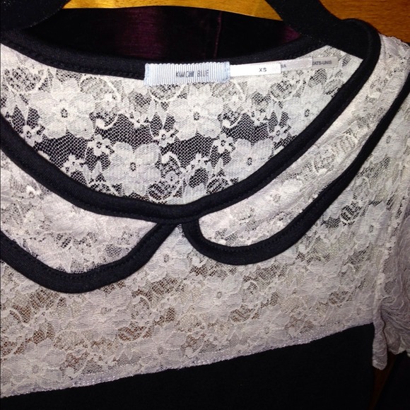 🔴SOLD IN BUNDLE🔴Peter Pan Collar Lace Top. Cute! - Picture 4 of 4