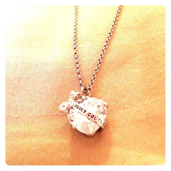 Juicy Couture silver necklace w/ heart shaped 💎