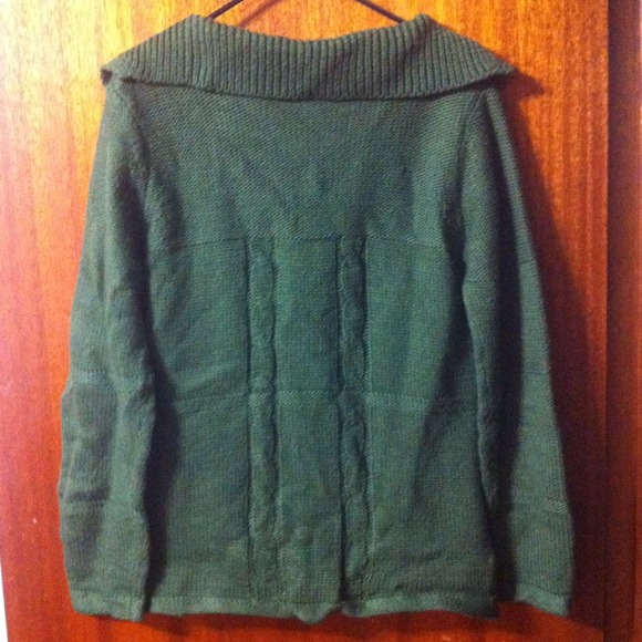 Beautiful Cable knit sweater - Picture 2 of 2