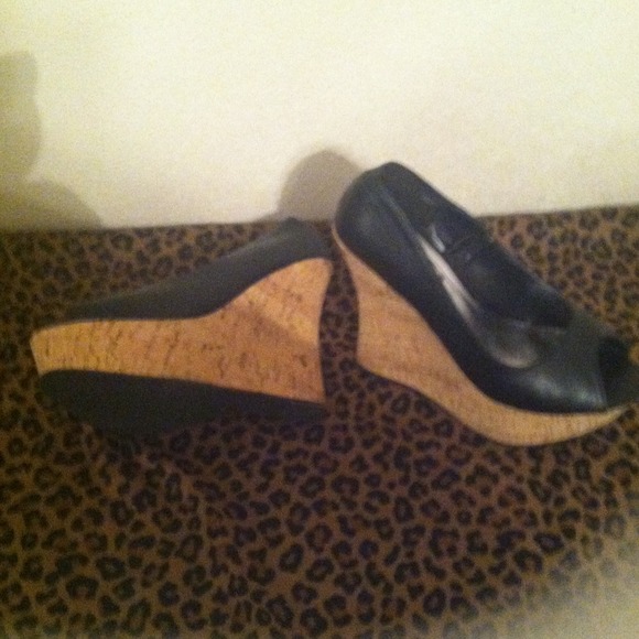 Wedge peep toe black heels