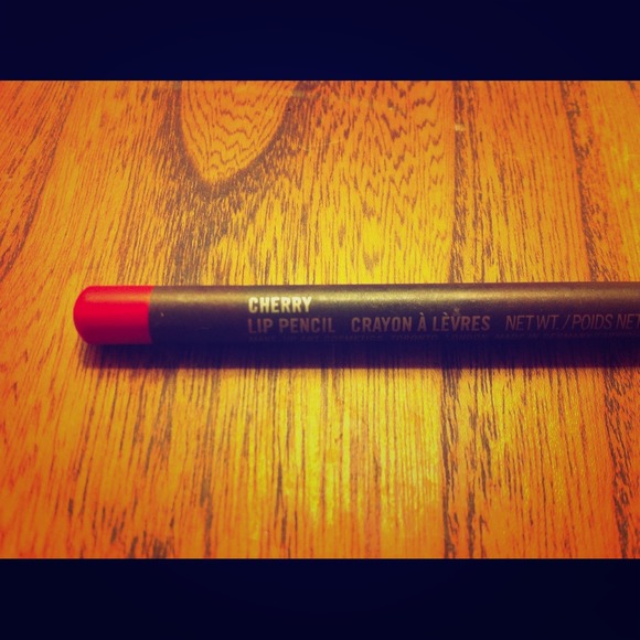 Cherry MAC Lip Liner