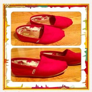 🚫Sold🚫Fire Engine Red Toms