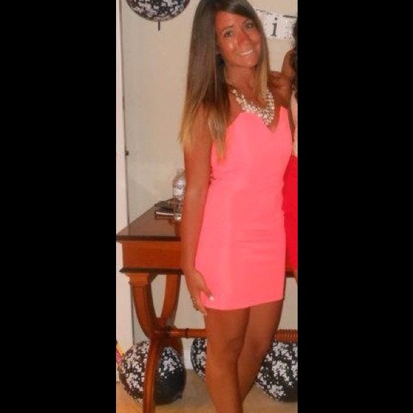 πHOST PICK!π Petite Lulu's Neon Orange Bodycon - Picture 2 of 2