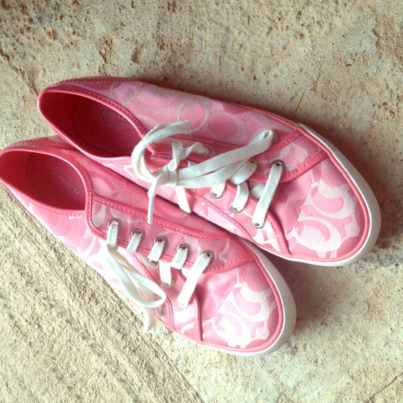 Sold* Coach shoes!! Size 10