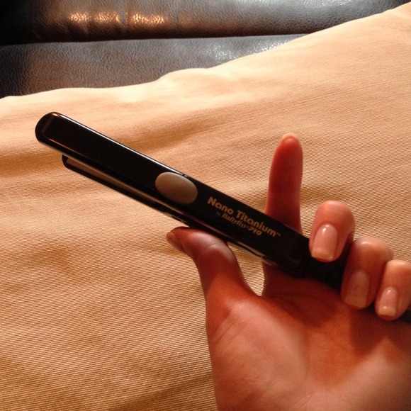 Mini Nano Titanium by Babyliss Pro Flat Iron