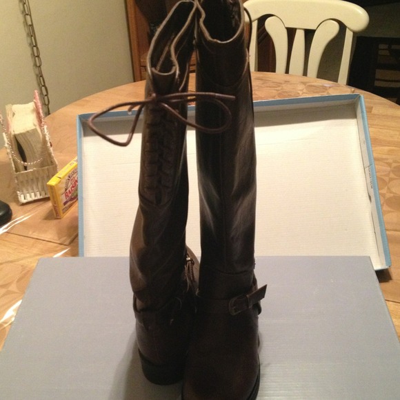 Boots - Picture 2 of 3