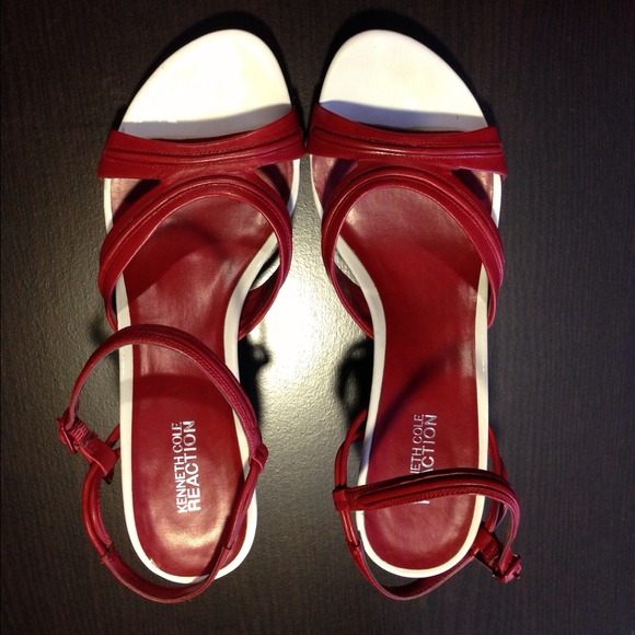 Kenneth Cole Reaction Sandals - Picture 2 of 3