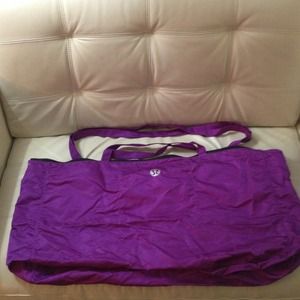 Lululemon Mat Bag in Dewberry