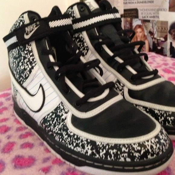 Notebook Nikes Black/White - Picture 3 of 4