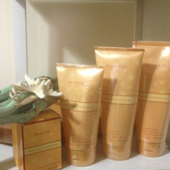 Mary Kay - Picture 2 of 2