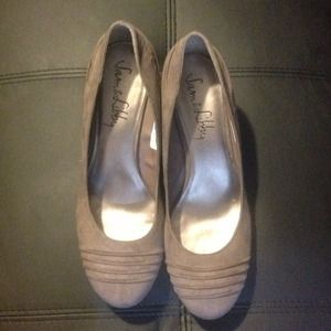 Nude Sam & Libby wedge pumps. Very comfortable