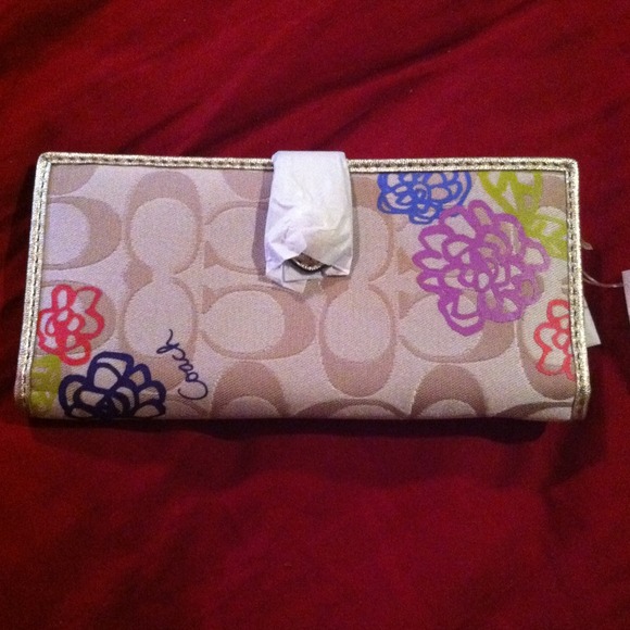 Authentic Coach poppy/daisy wallet