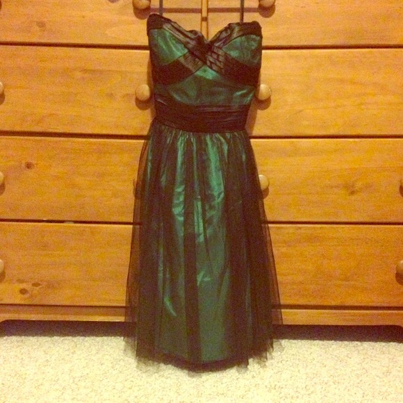 Size 4 emerald green Charlotte Russe dress.