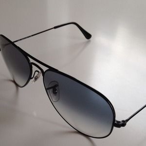 Ray-Ban aviators!