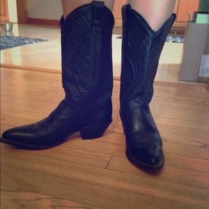 Black leather cowboy boots