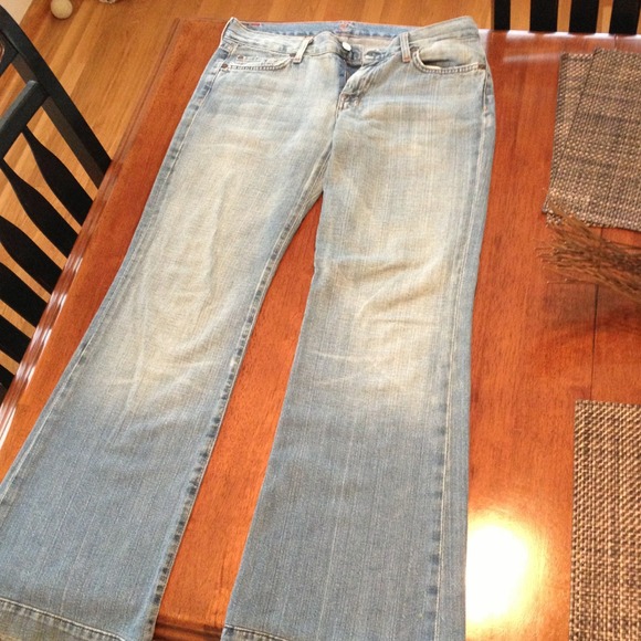 Trade - Picture 3 of 4