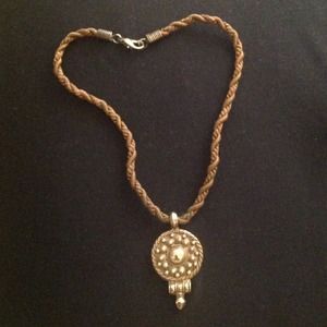 Fun fashion pendant and rope chain.