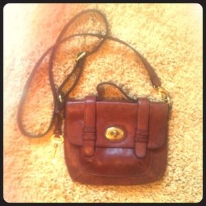 Fossil leather crossbody purse - 💯% authentic!