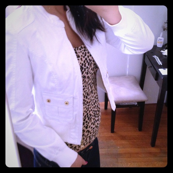 ❌SOLD❌ Guess jeans white bomber jacket