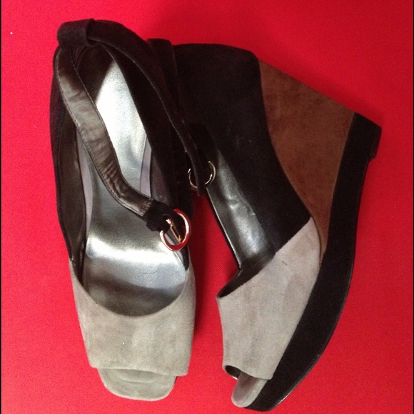 🆑SOLD Beautiful Suede Wedge Black Multi Sandal