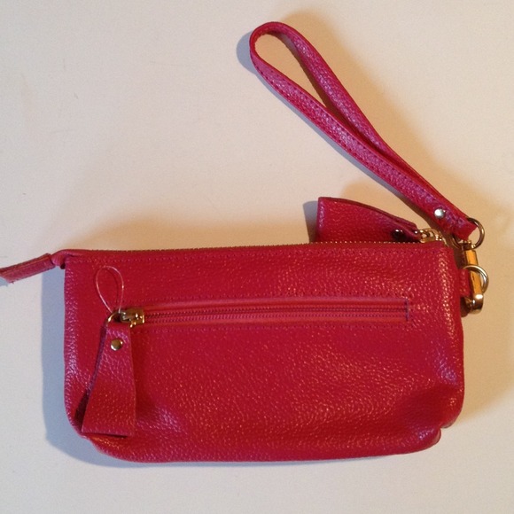 NWOT B. Lush Raspberry Leather Wristlet - Picture 2 of 4