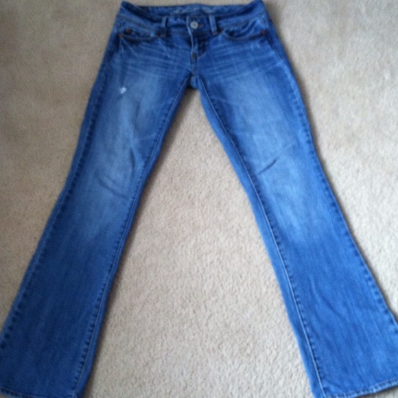 REDUCED.. HALF PRICE!! American eagle jeans