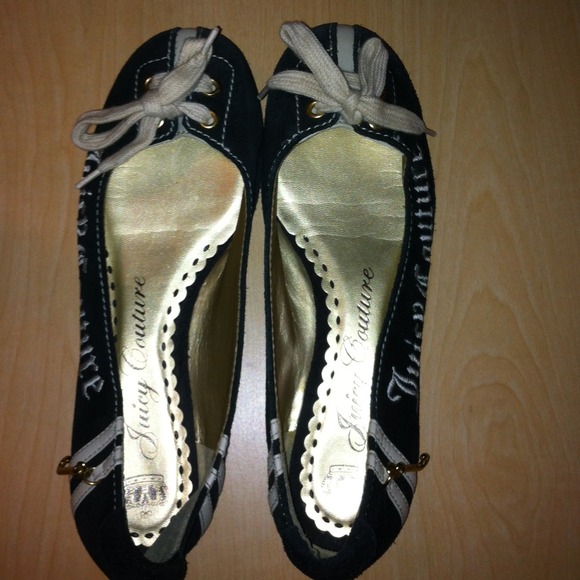 Navy blue Juicy Couture flats