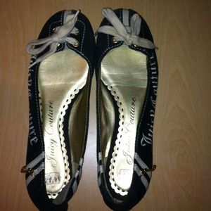 Navy blue Juicy Couture flats