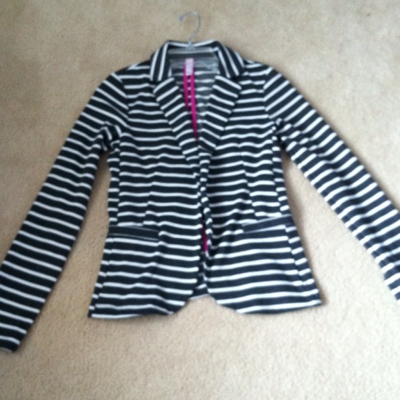 Xhiliration striped blazer