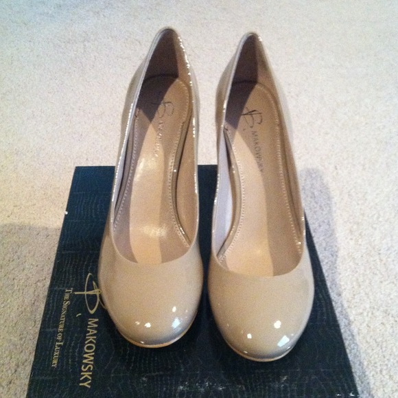 Shoes - Never before worn pumps