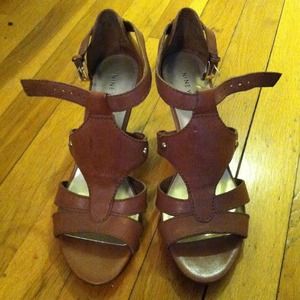 Nine West tan heel 7 1/2