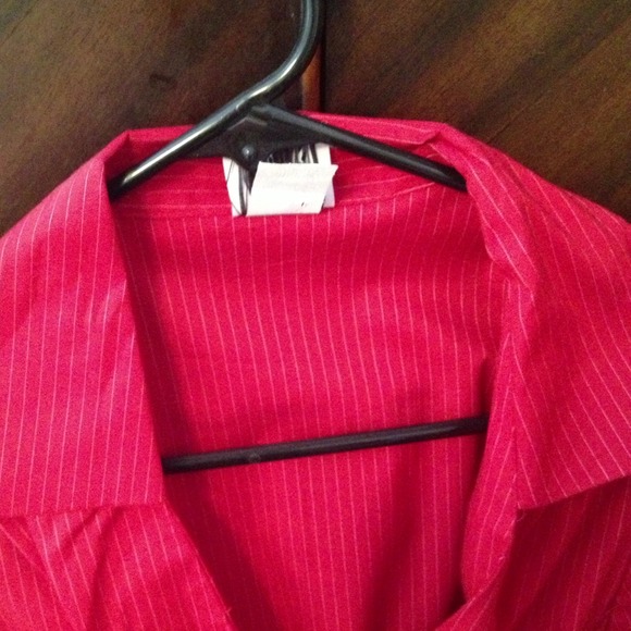 🌟Reduced🌟Red and white pinstriped collard shirt - Picture 2 of 4