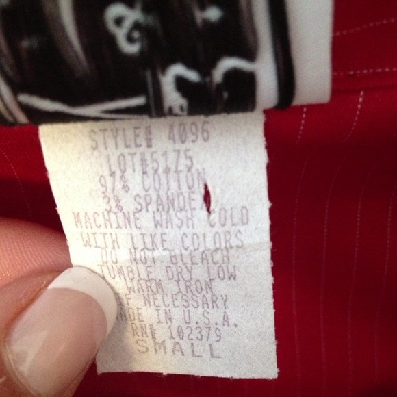 🌟Reduced🌟Red and white pinstriped collard shirt - Picture 3 of 4