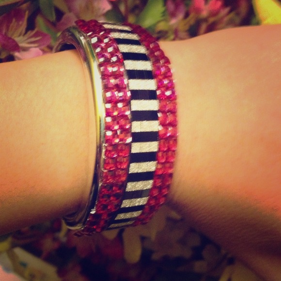Gorgeous pink sparkly bracelet
