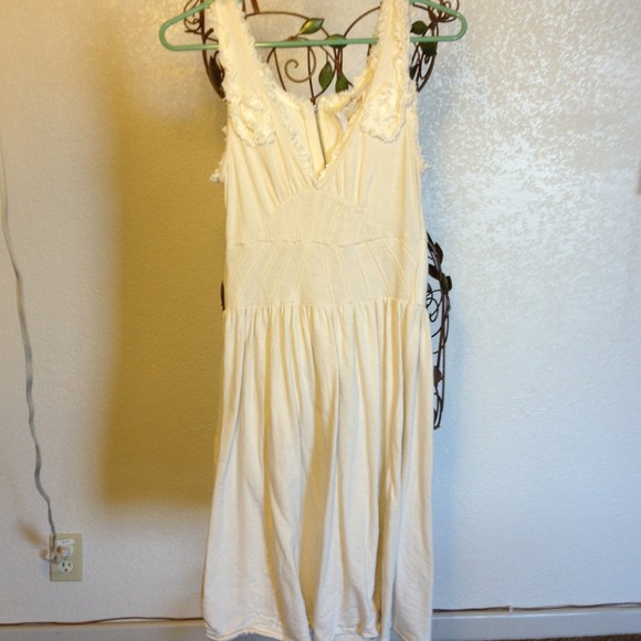🙅DONATED🙅white dress with details.