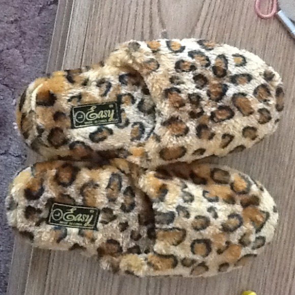 Leopard slippers 9/10
