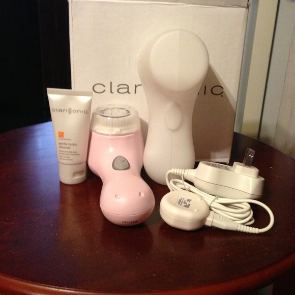 Clarisonic Mia 2 with traveling case new
